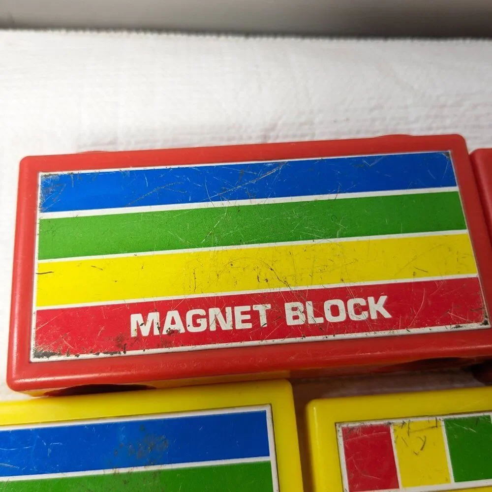 Vintage‎ Hilco Bucket set 22 Magnet Blocks magnetic building toy rainbow primary